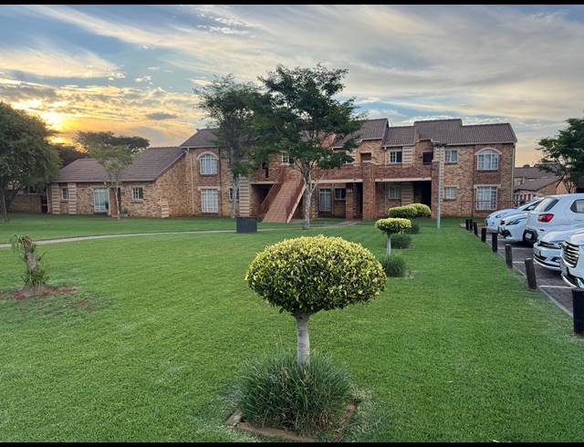 2 BEDROOM APARTMENT FOR SALE IN MOOIKLOOF RIDGE